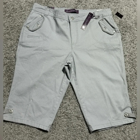 NWT Gloria Vanderbilt Katniss Size 14P Capris - Picture 1 of 10